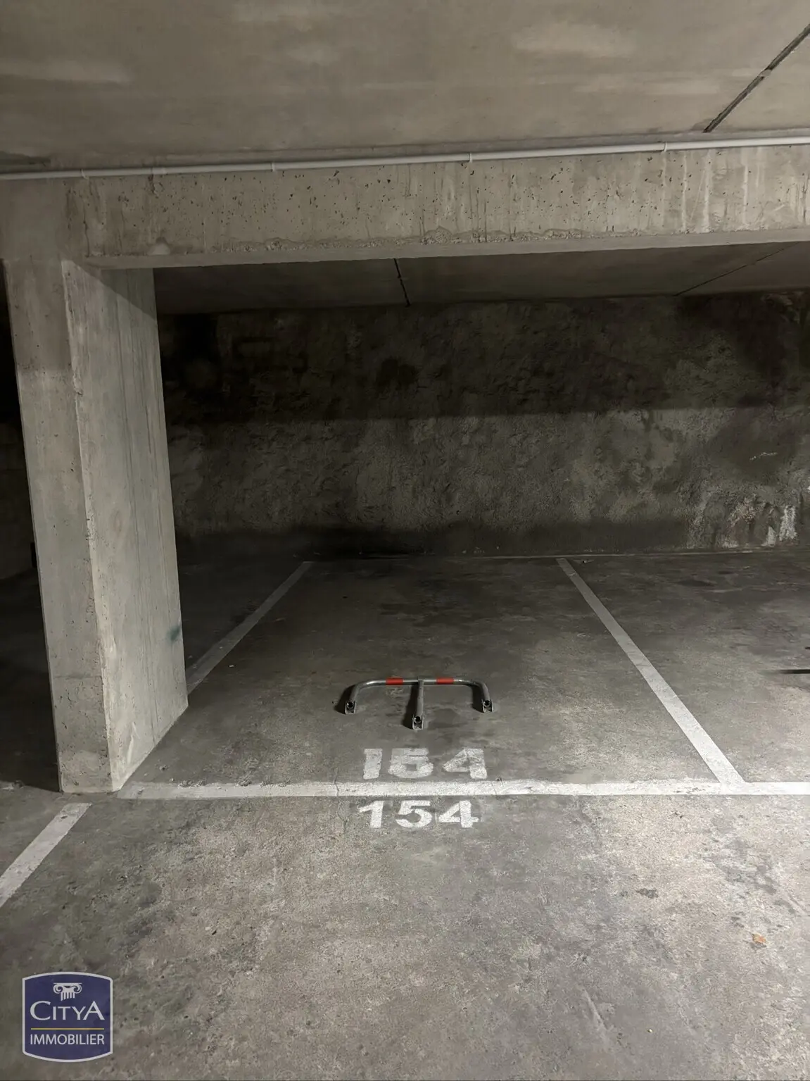 Parking undefined pièces undefinedm²