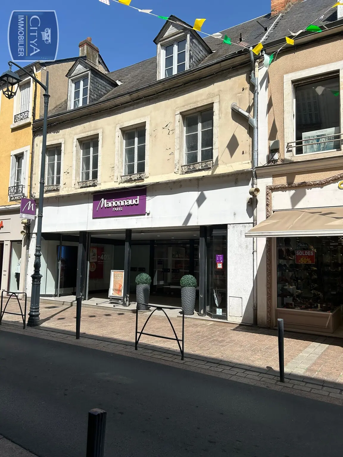 Immeuble à Châteauroux — photo 2
