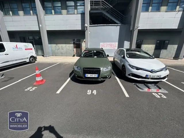 Parking à Tours — photo 2