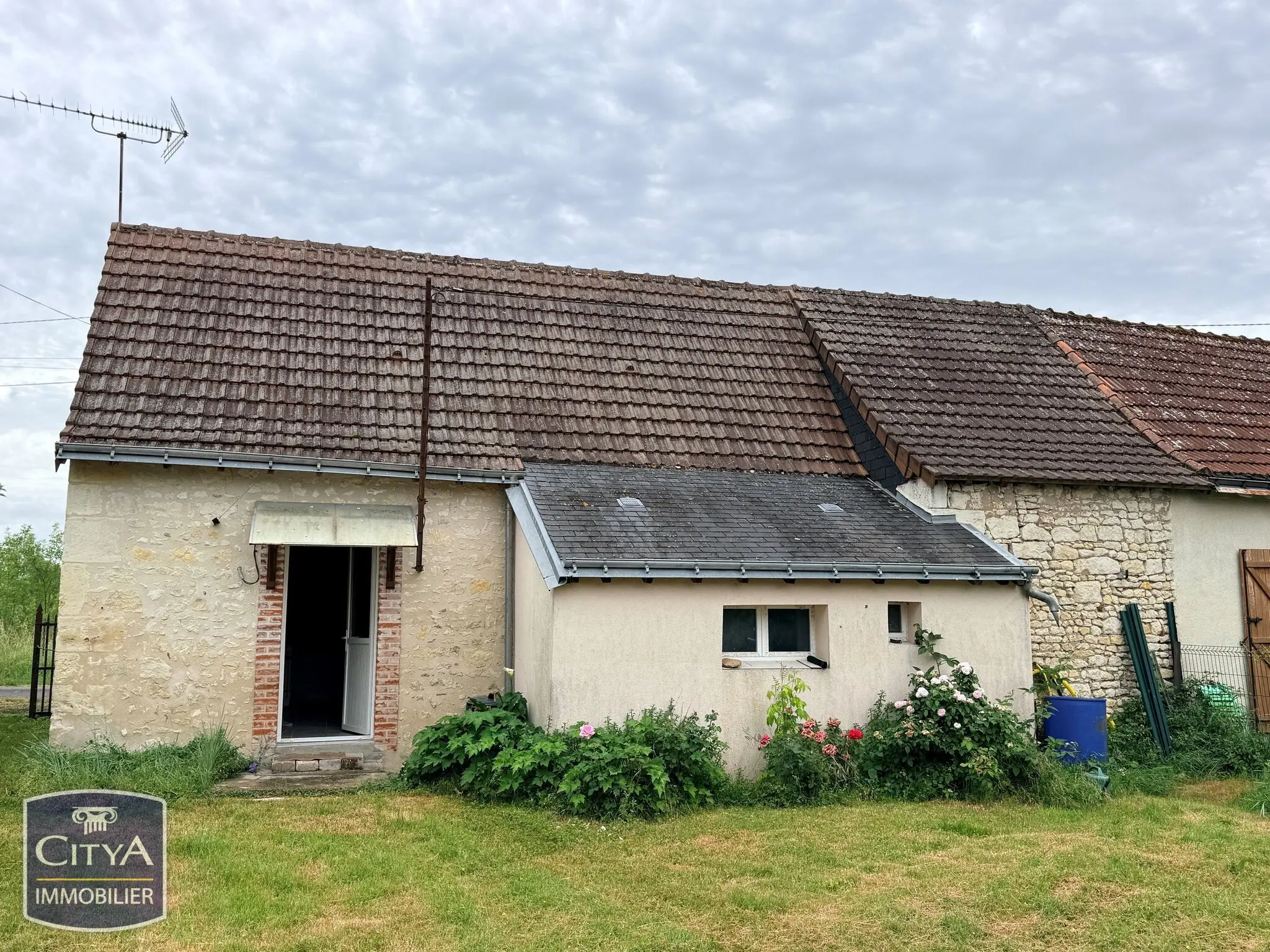 Maison 2 pièces à Crouzilles — photo 2