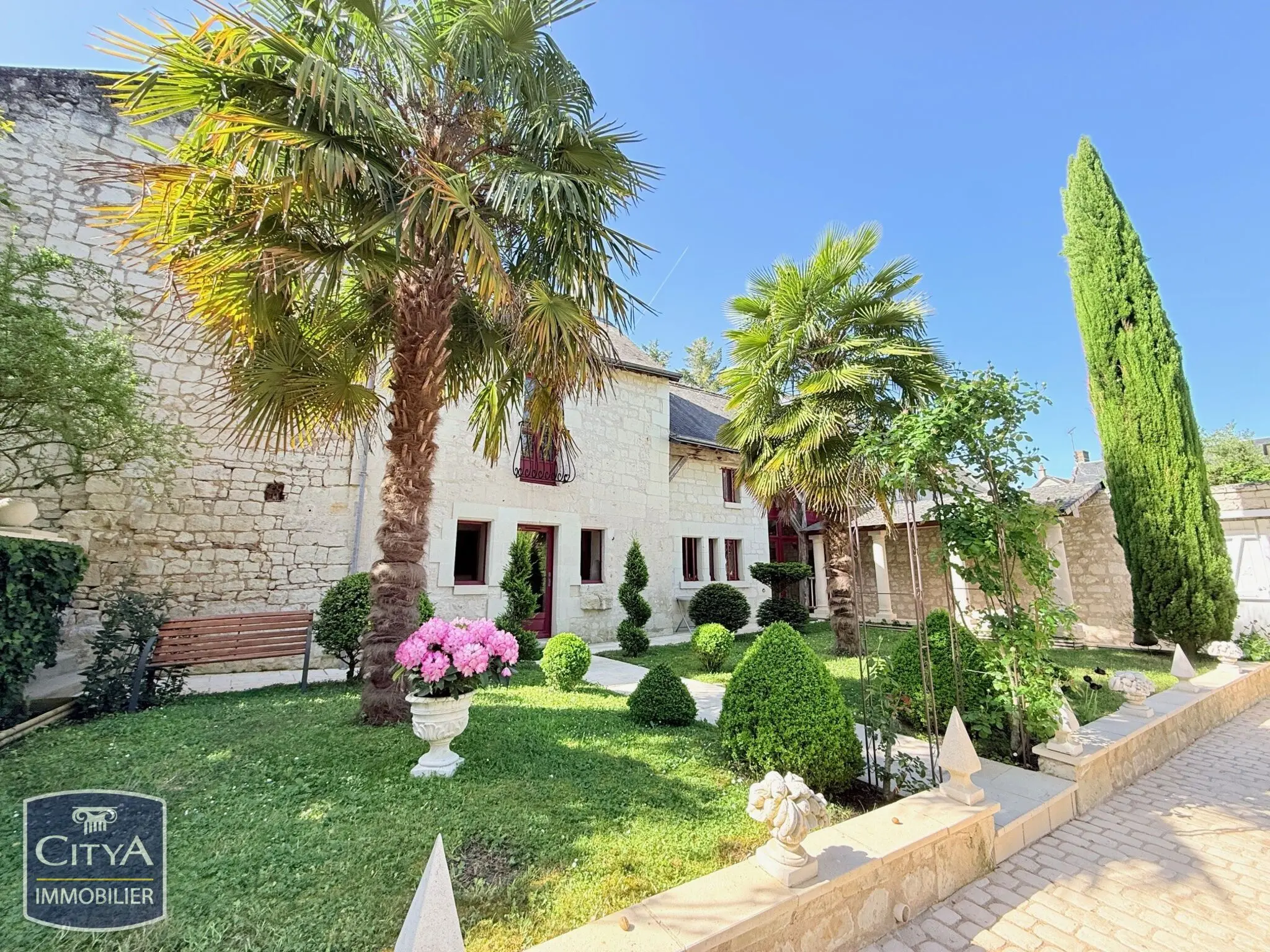 Maison 7 pièces 230m²