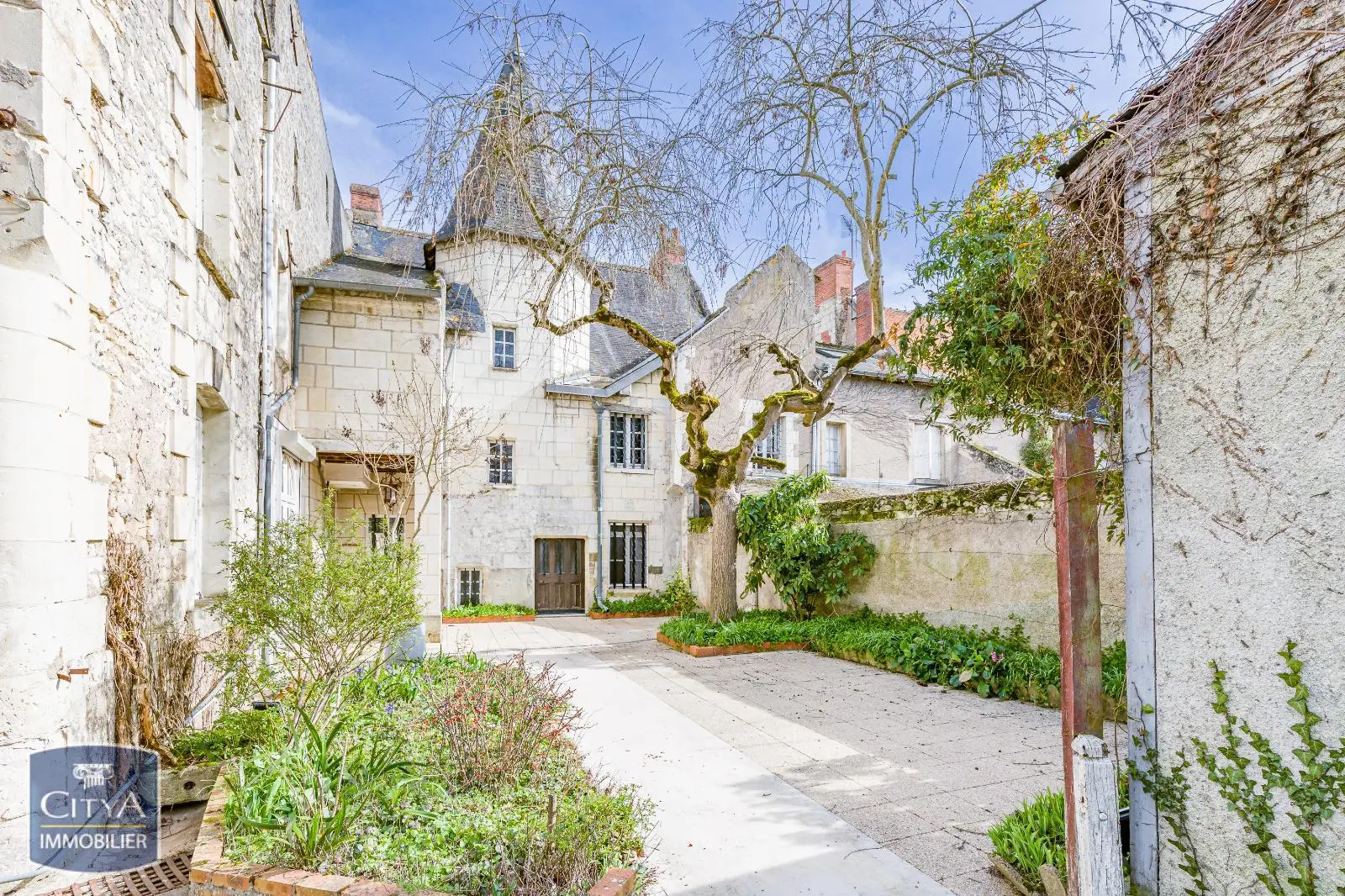 Maison 9 pièces 340m²