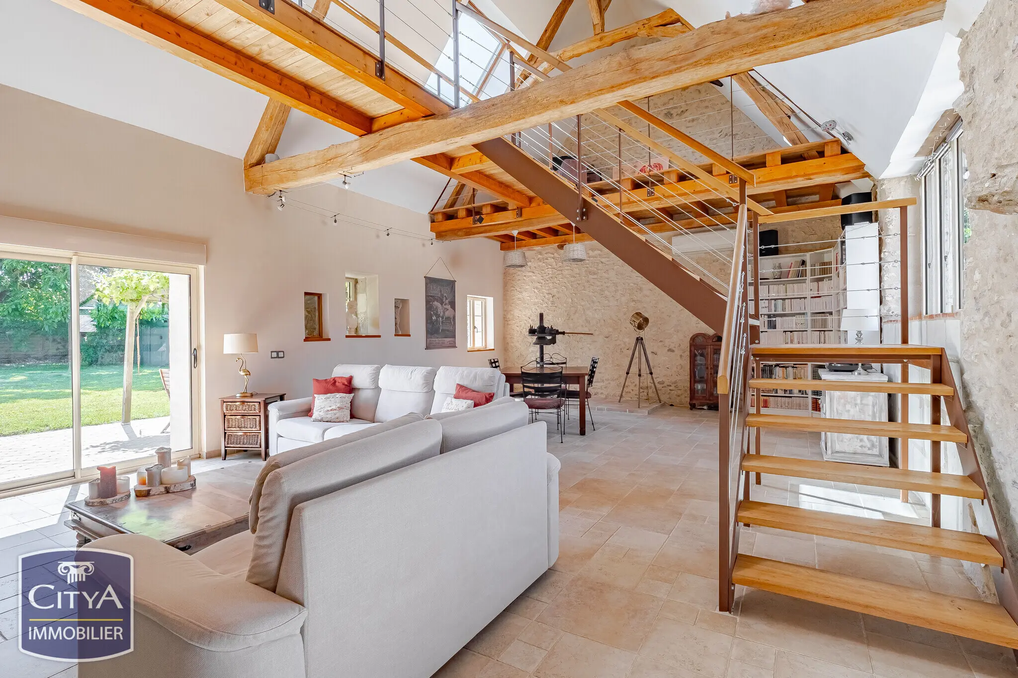 Maison 6 pièces 274.75m²