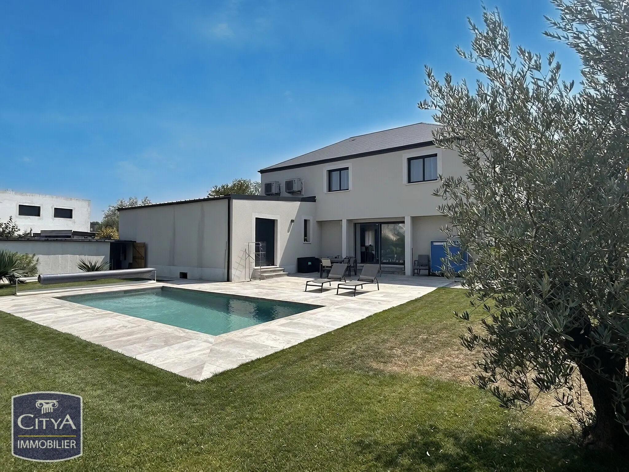 Maison 9 pièces 180m²