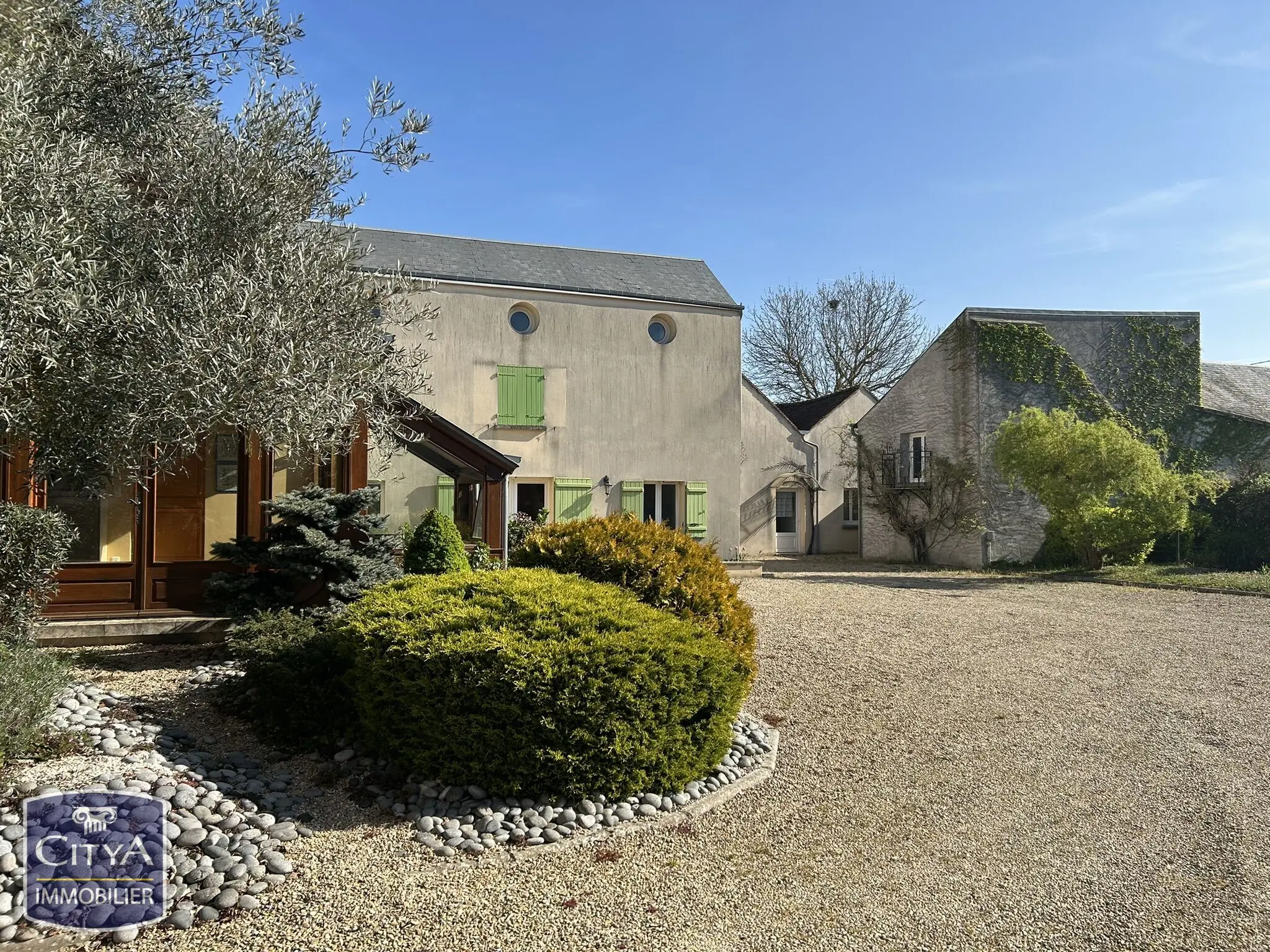 Maison 11 pièces 381m²