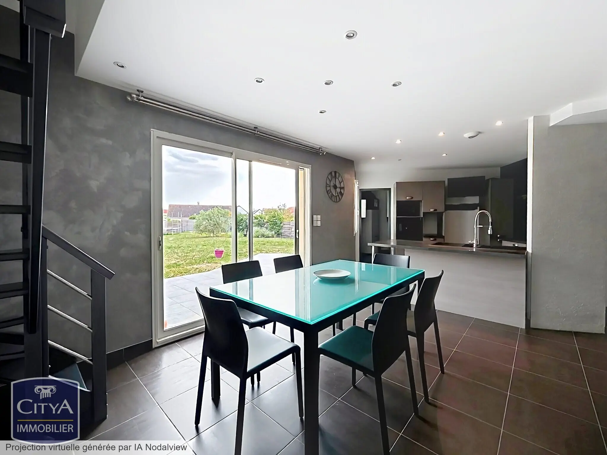 Maison 8 pièces à La Chapelle-Saint-Ursin — photo 2