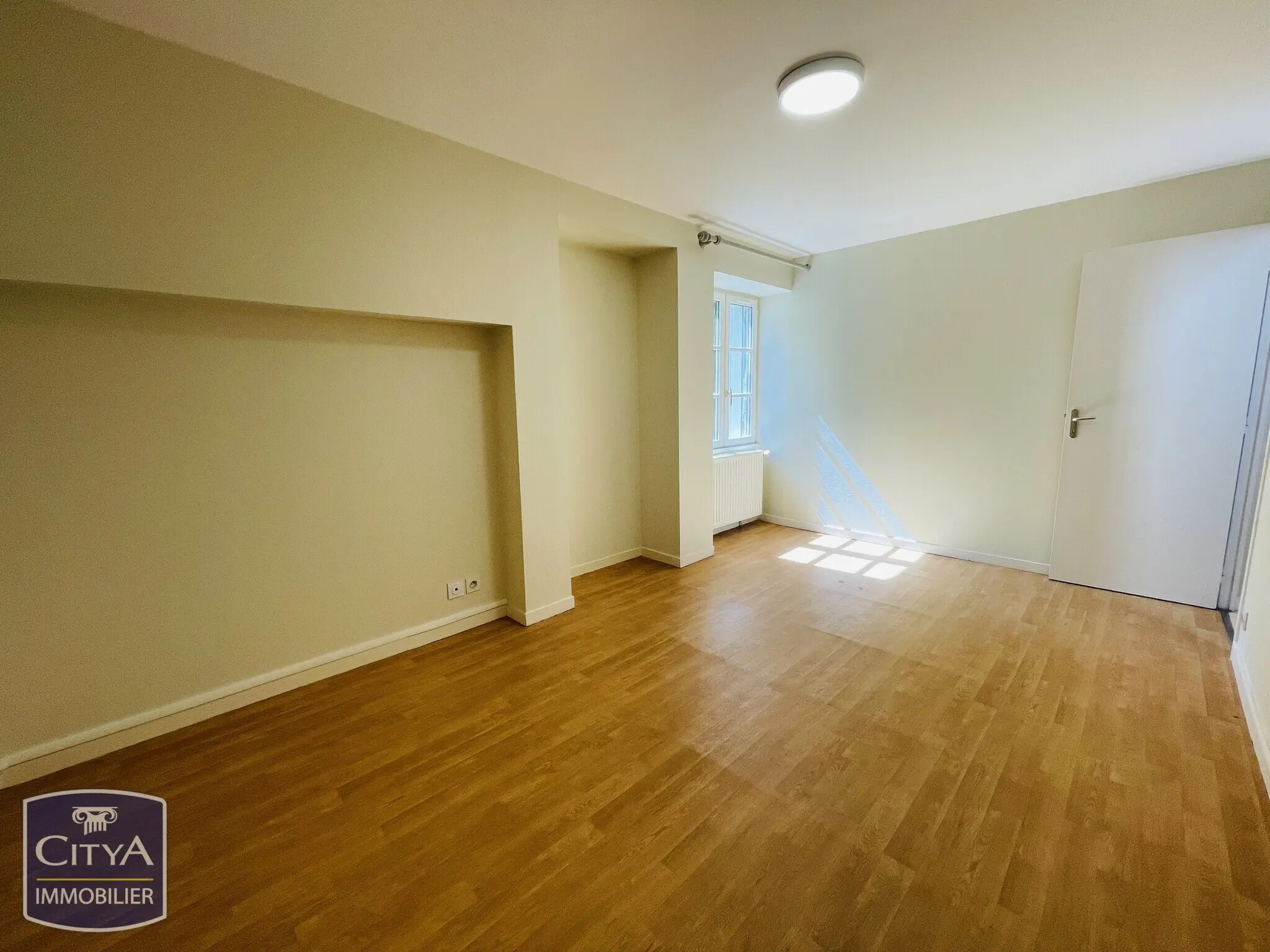 Immeuble à Châteauroux — photo 17