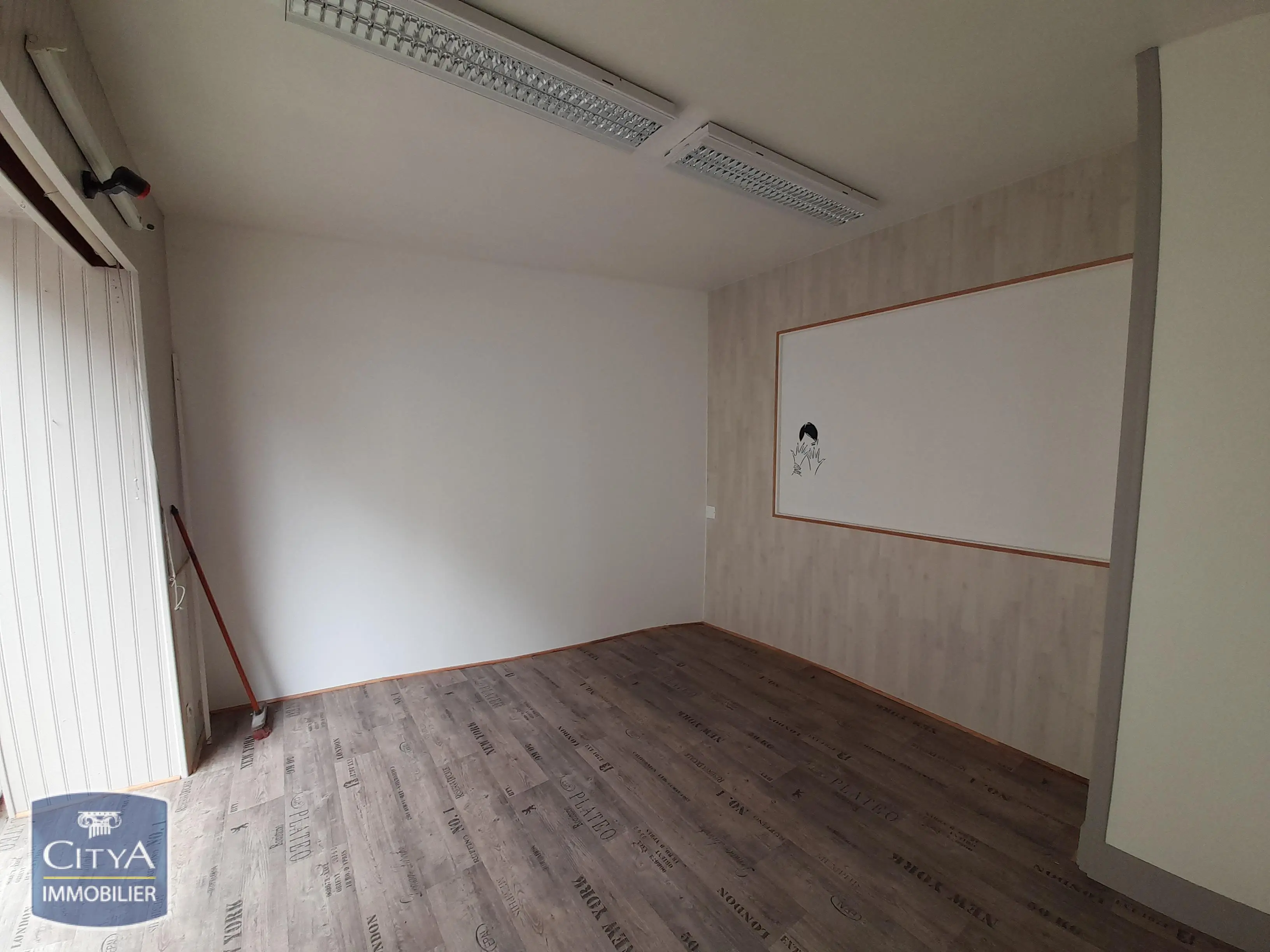 Immeuble à Le Blanc — photo 3