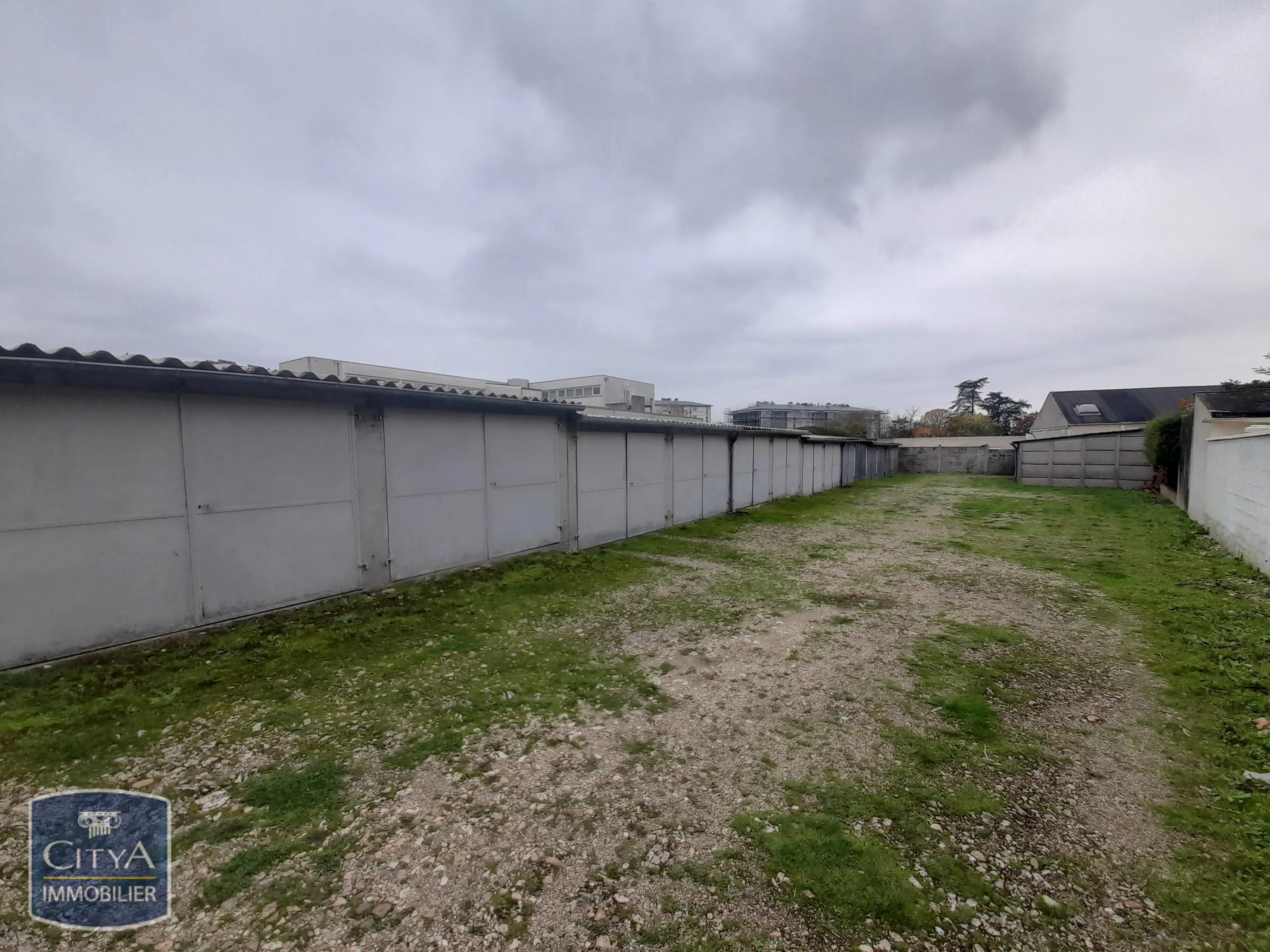 Parking à Châteauroux — photo 2