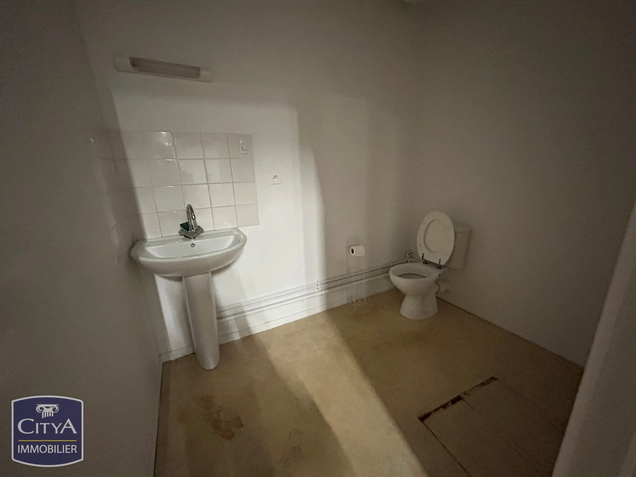 Local professionnel à Châteauroux — photo 13