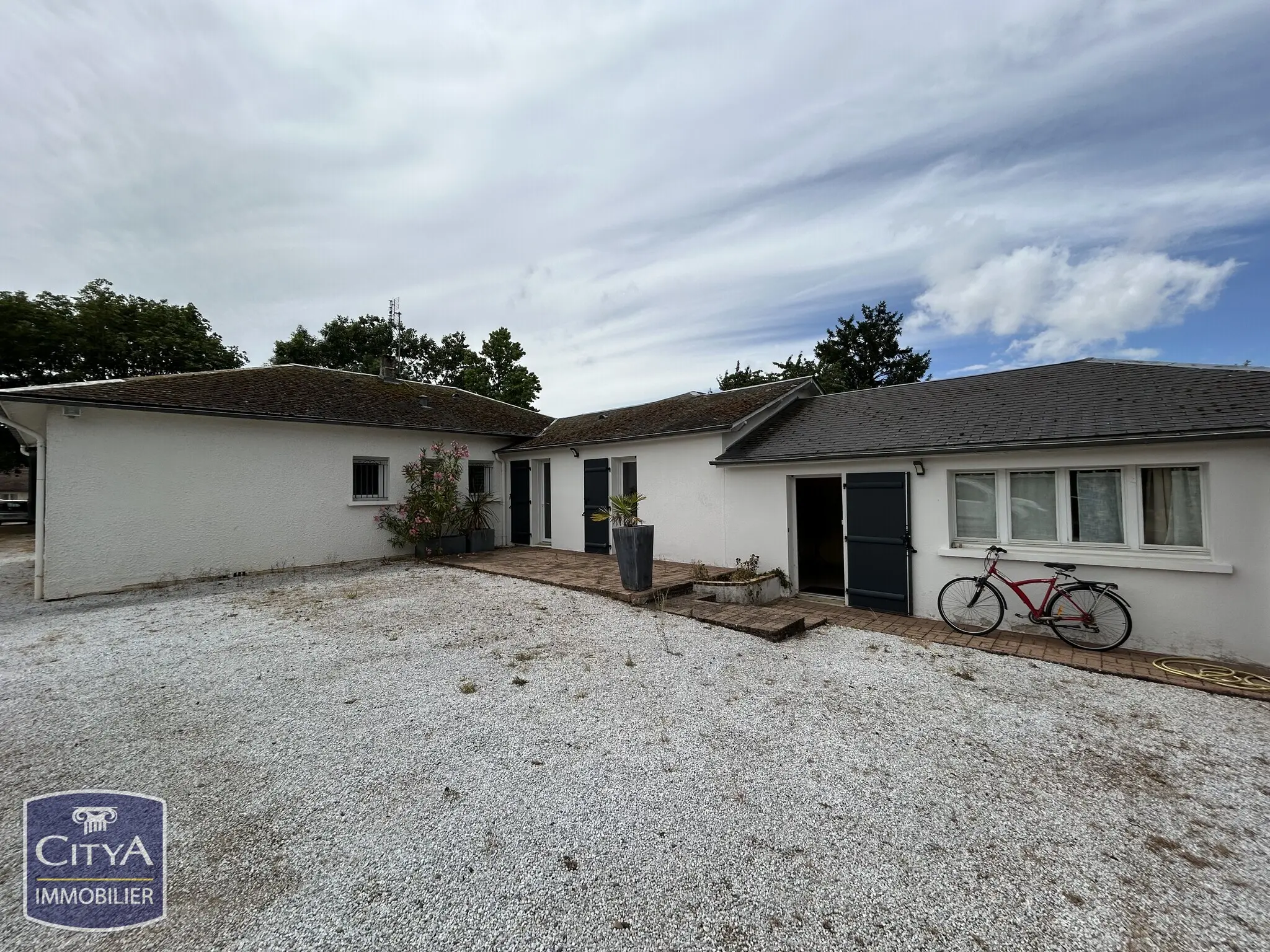 Maison 7 pièces à Pouligny-Saint-Pierre — photo 4