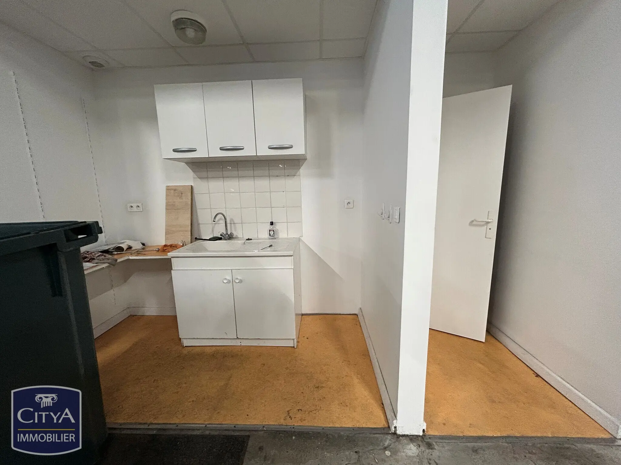 Local professionnel à Châteauroux — photo 12