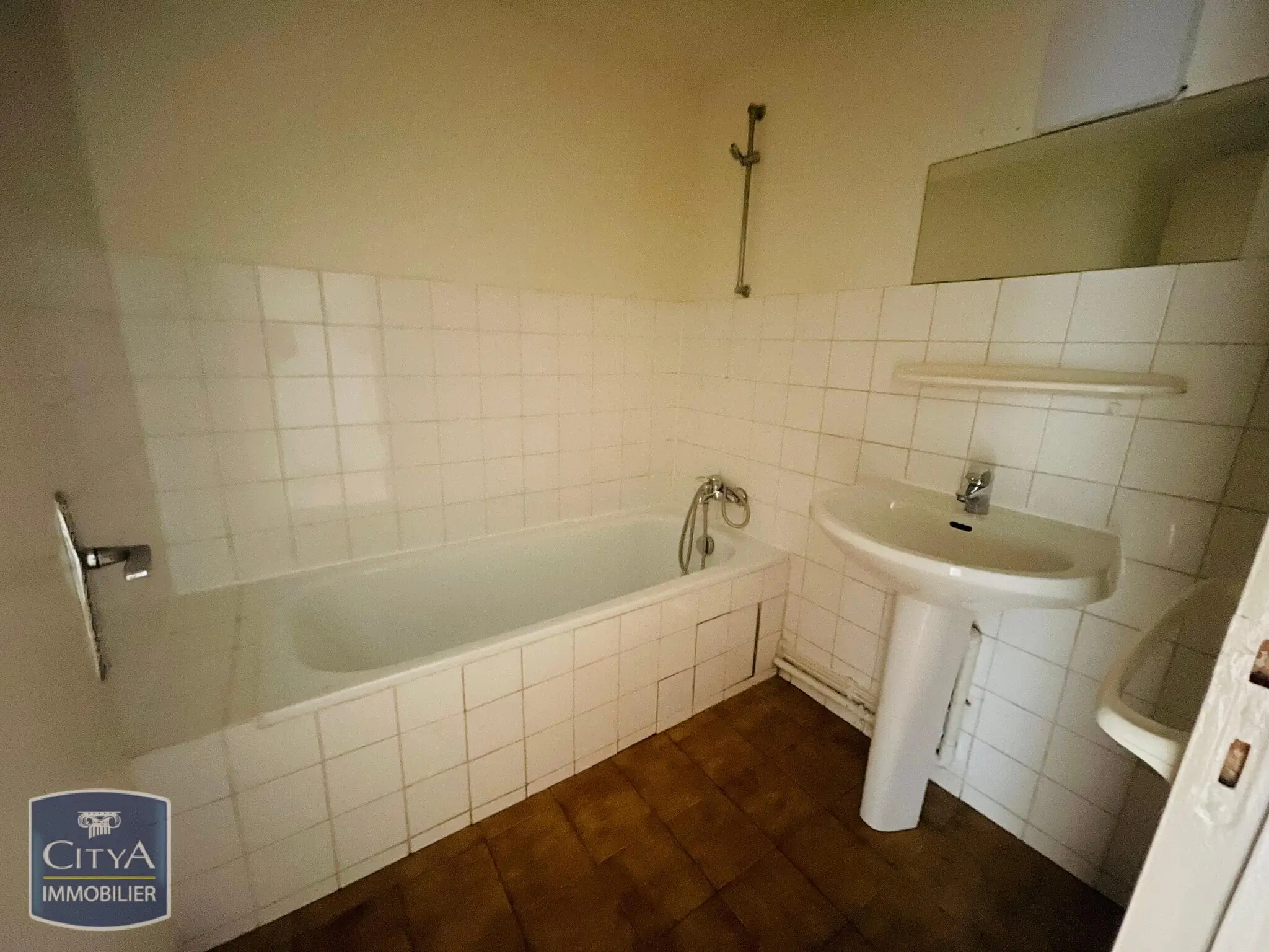 Immeuble à Déols — photo 3