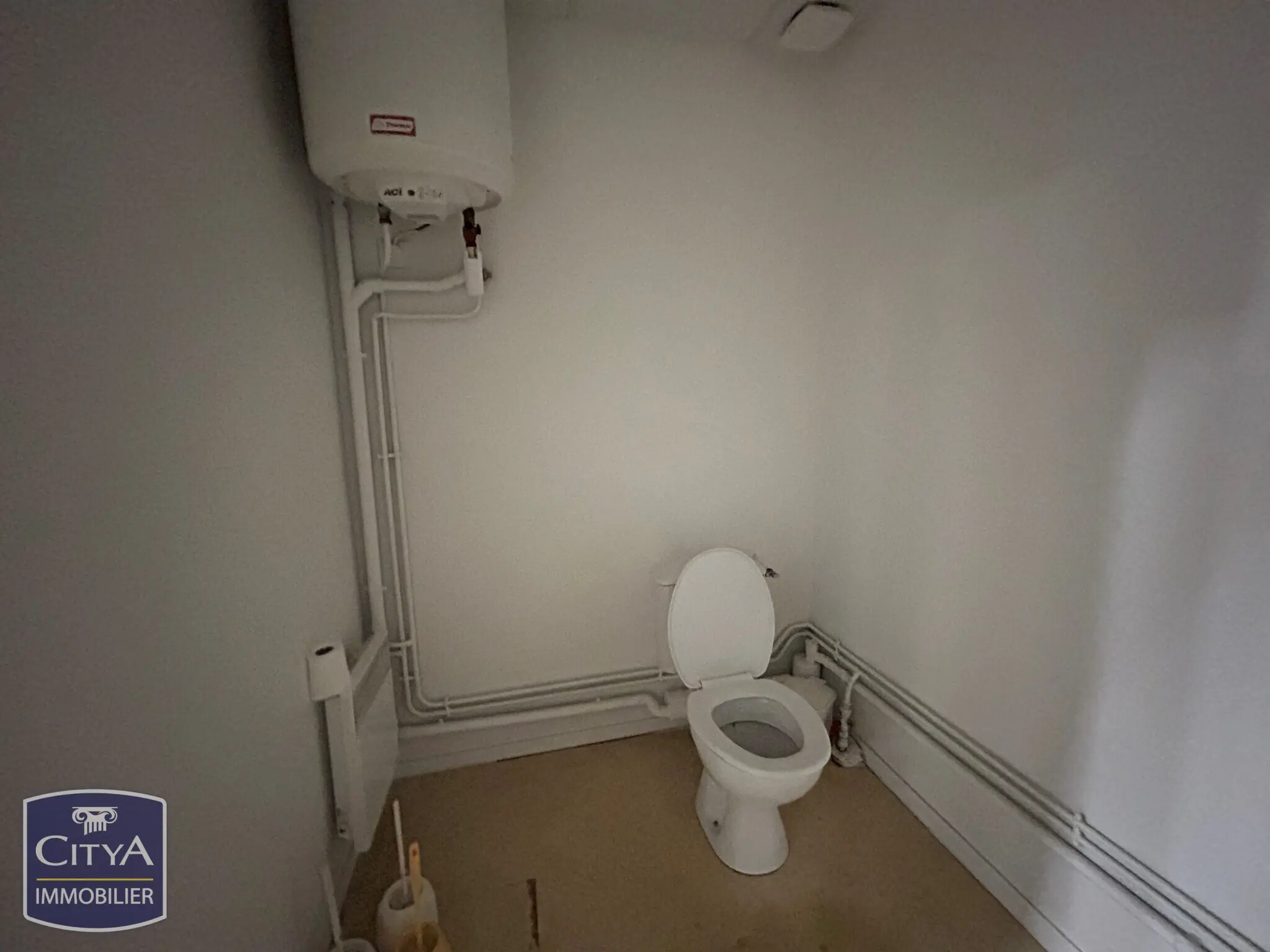 Local professionnel à Châteauroux — photo 11
