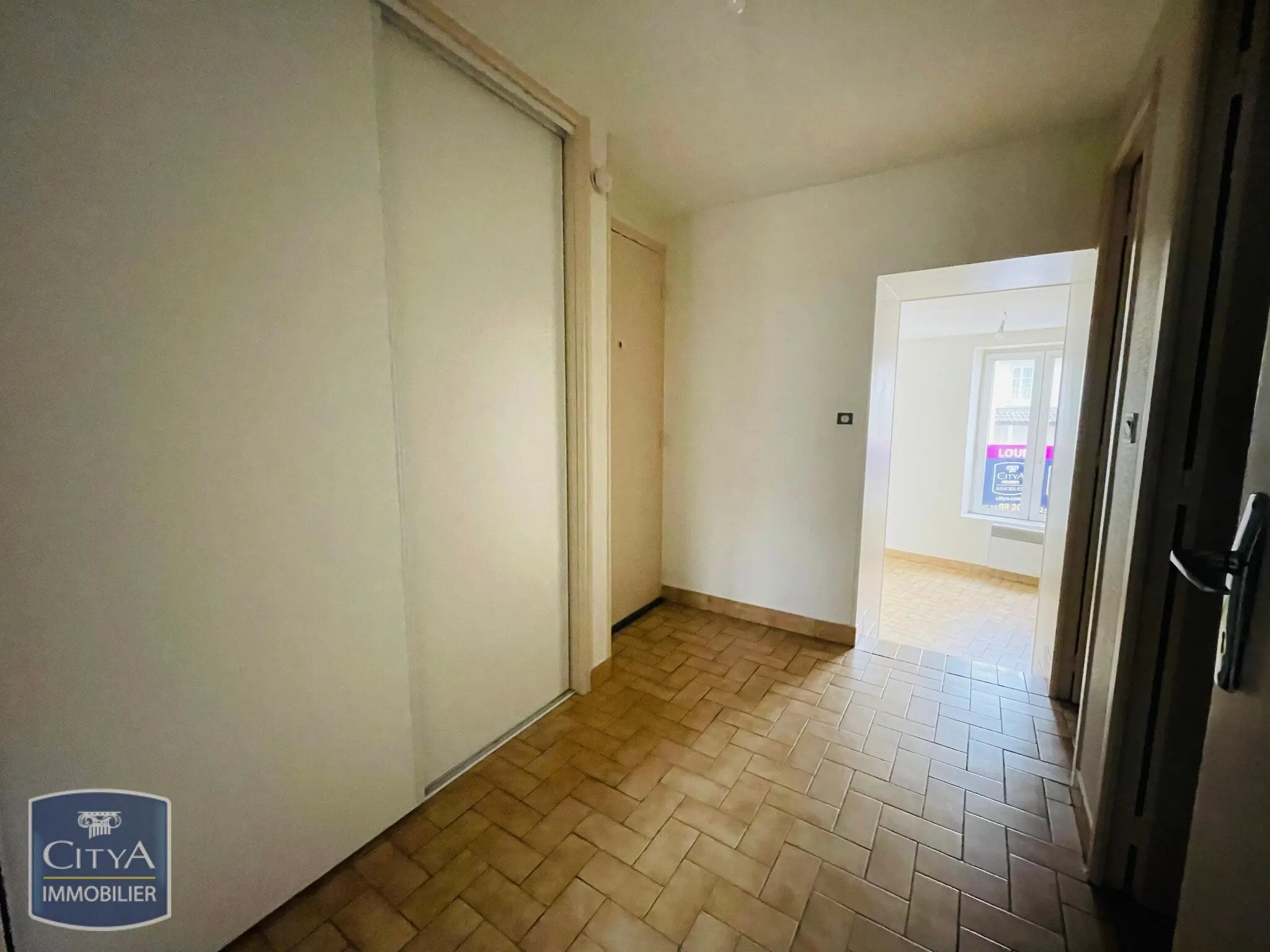 Immeuble à Déols — photo 4