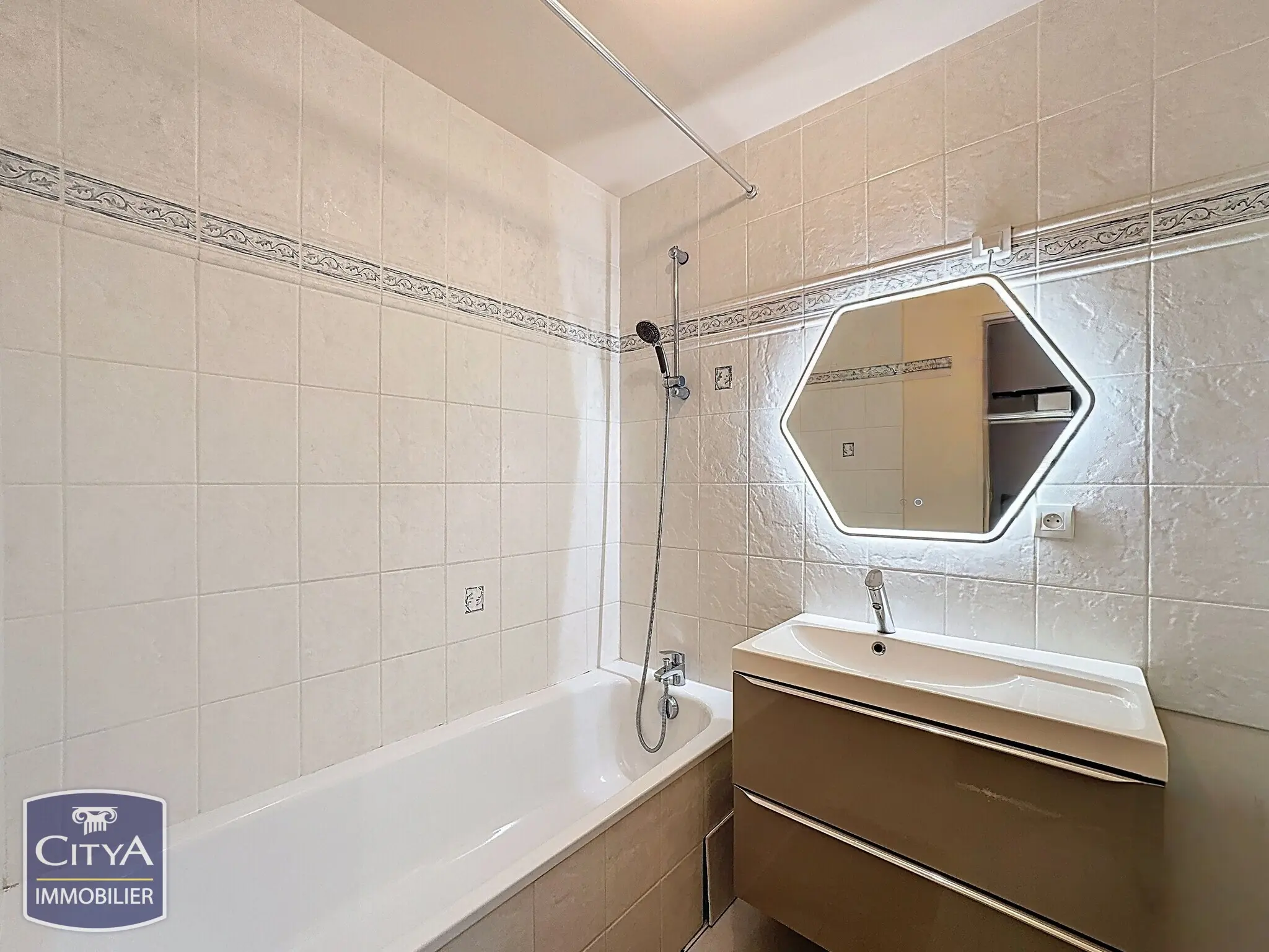 Appartement 3 pièces à Lèves — photo 9