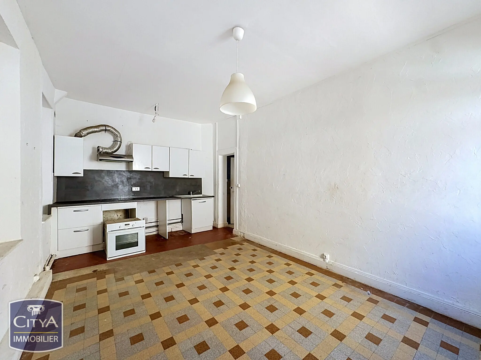 Immeuble à Saint-Prest — photo 4