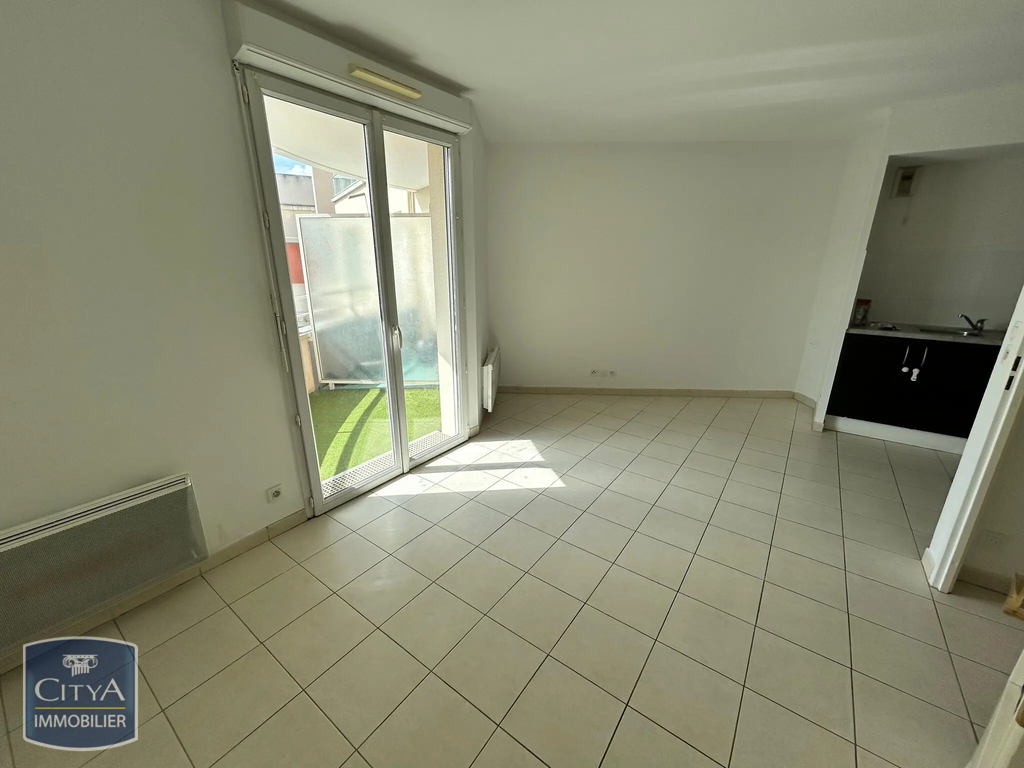 Appartement 2 pièces à Corbeil-Essonnes — photo 3