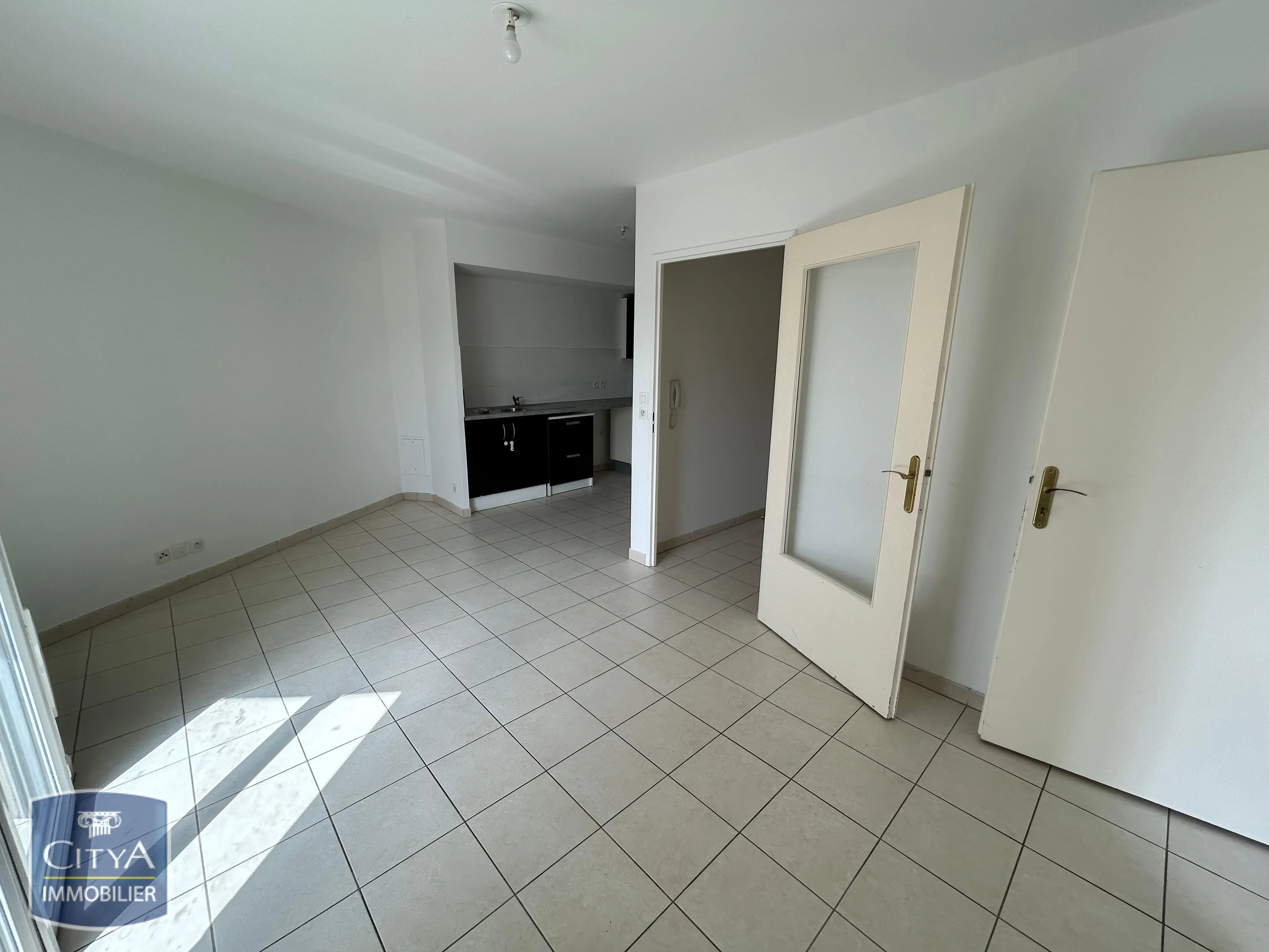 Appartement 2 pièces à Corbeil-Essonnes — photo 5