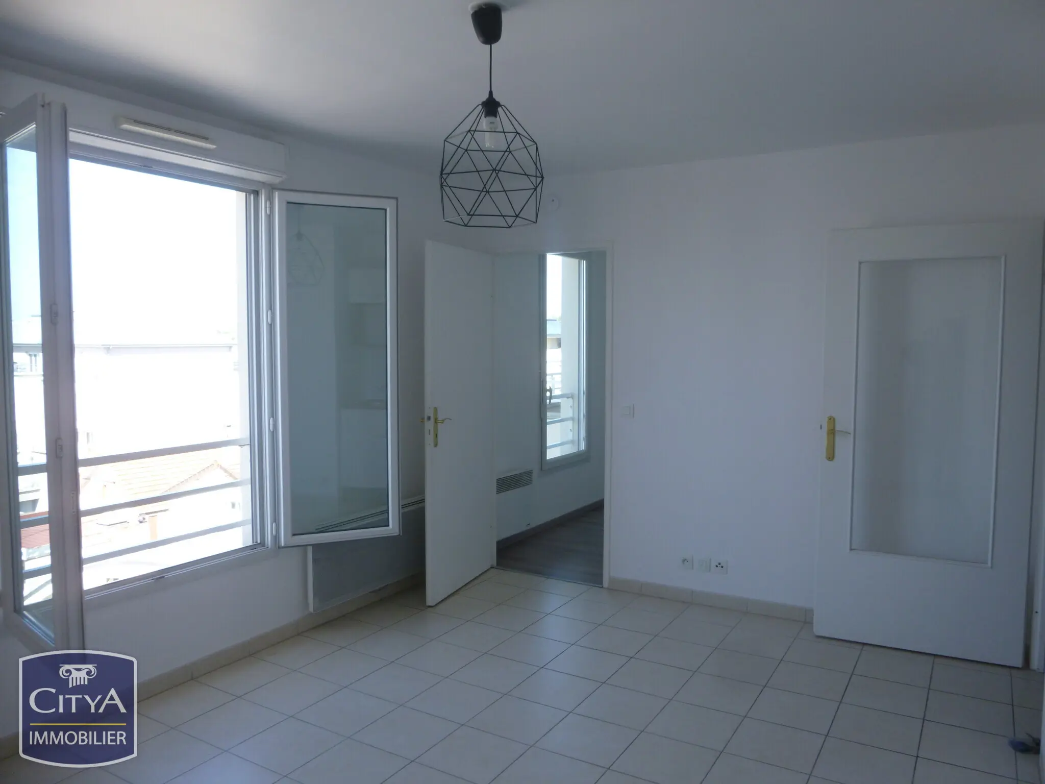 Appartement 1 pièces à Corbeil-Essonnes — photo 2