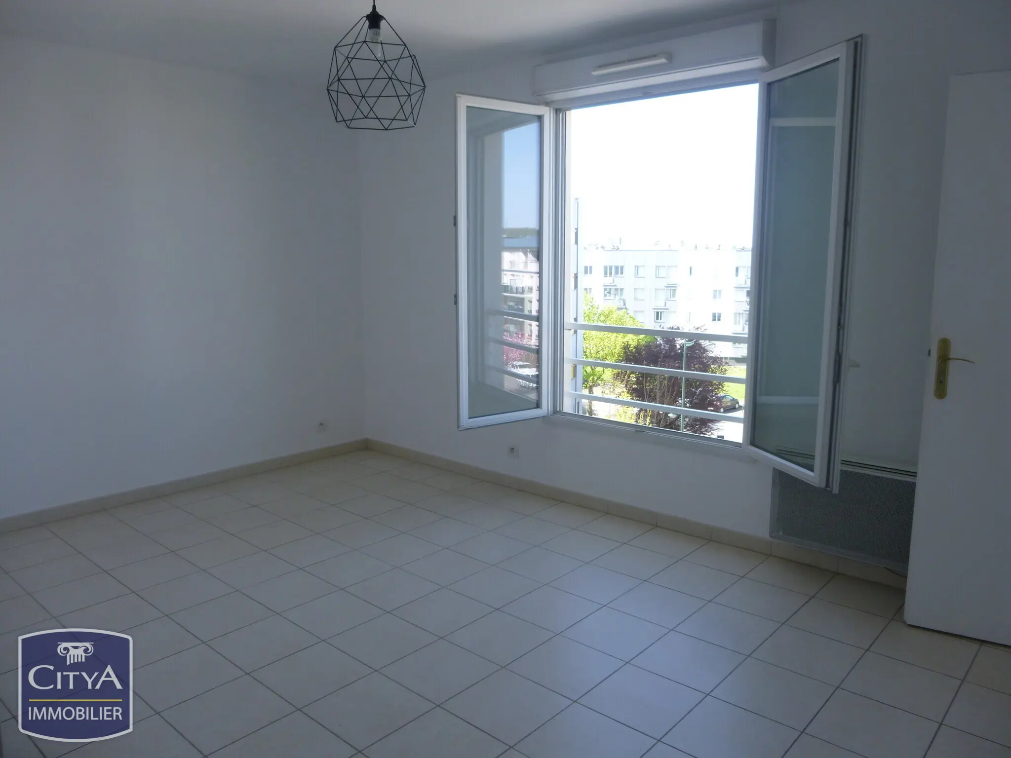 Appartement 1 pièces à Corbeil-Essonnes — photo 4