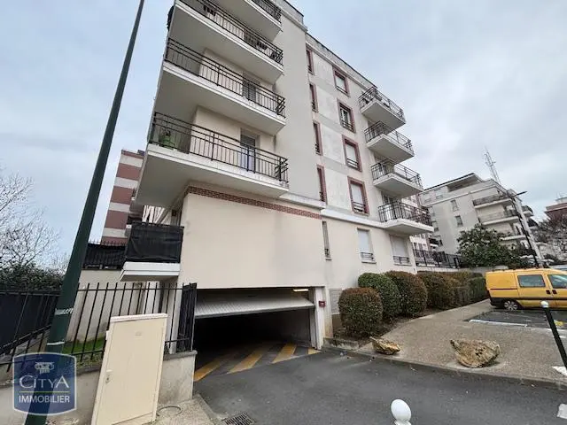 Parking undefined pièces 15m²