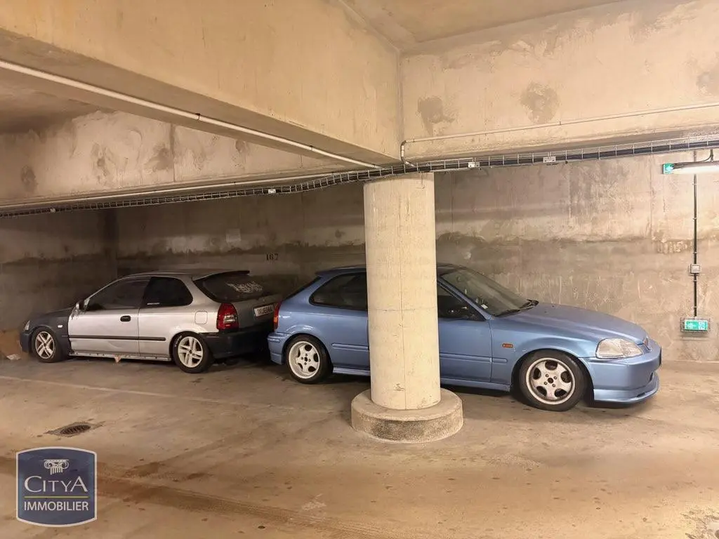 Parking à Corbeil-Essonnes — photo 2
