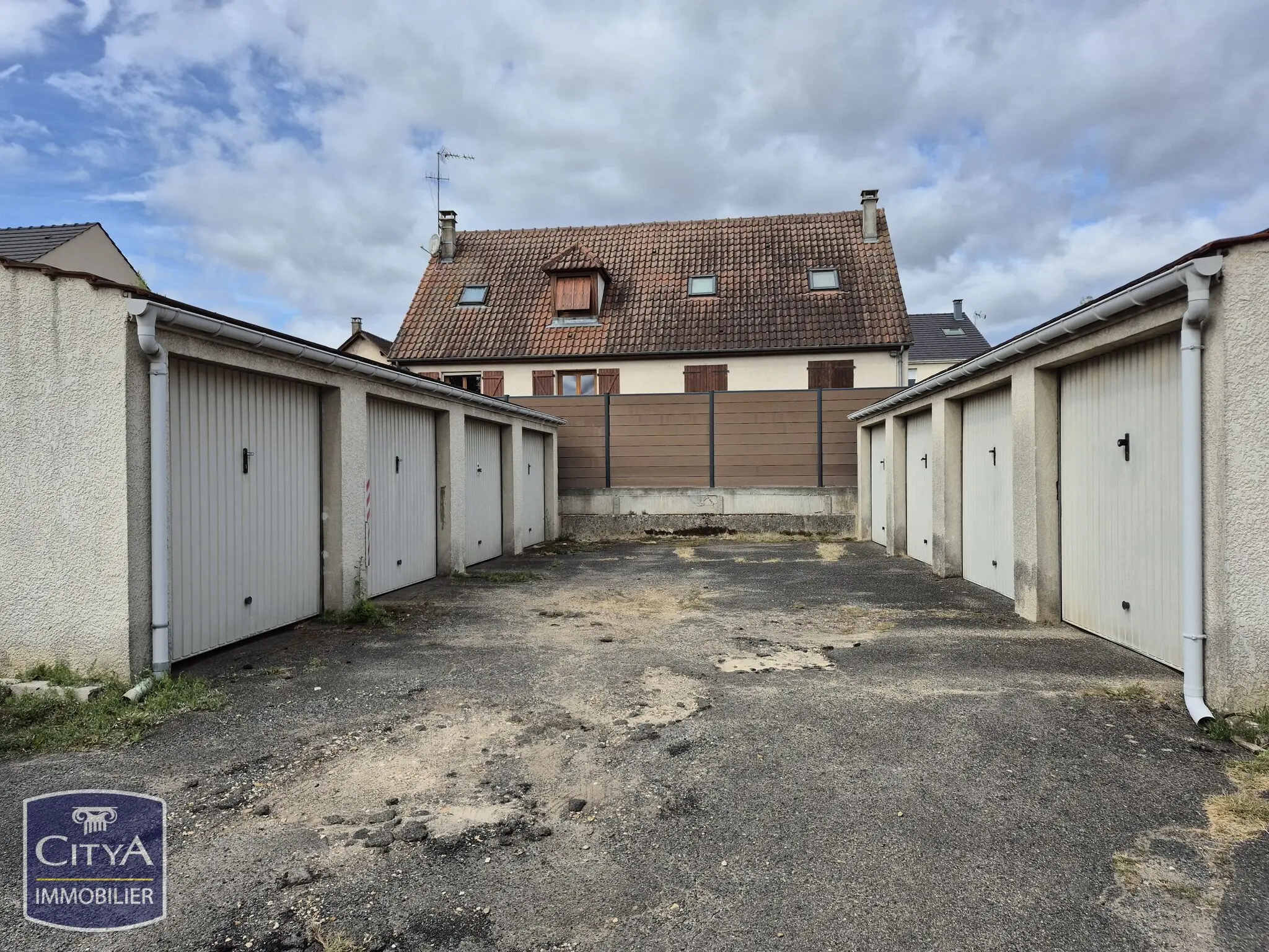 Parking à Leuville-sur-Orge — photo 3