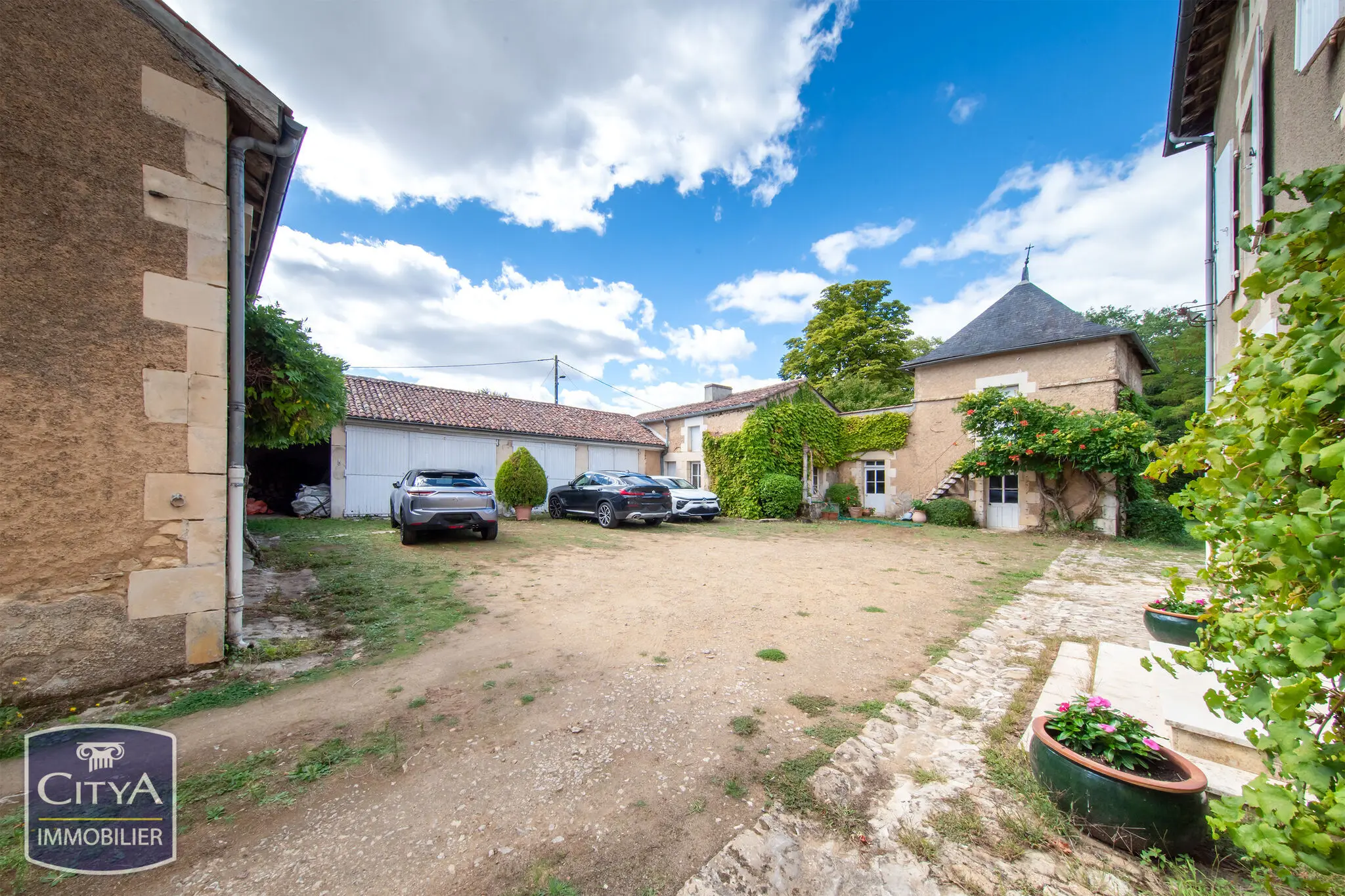 Maison 10 pièces à La Villedieu-du-Clain — photo 6