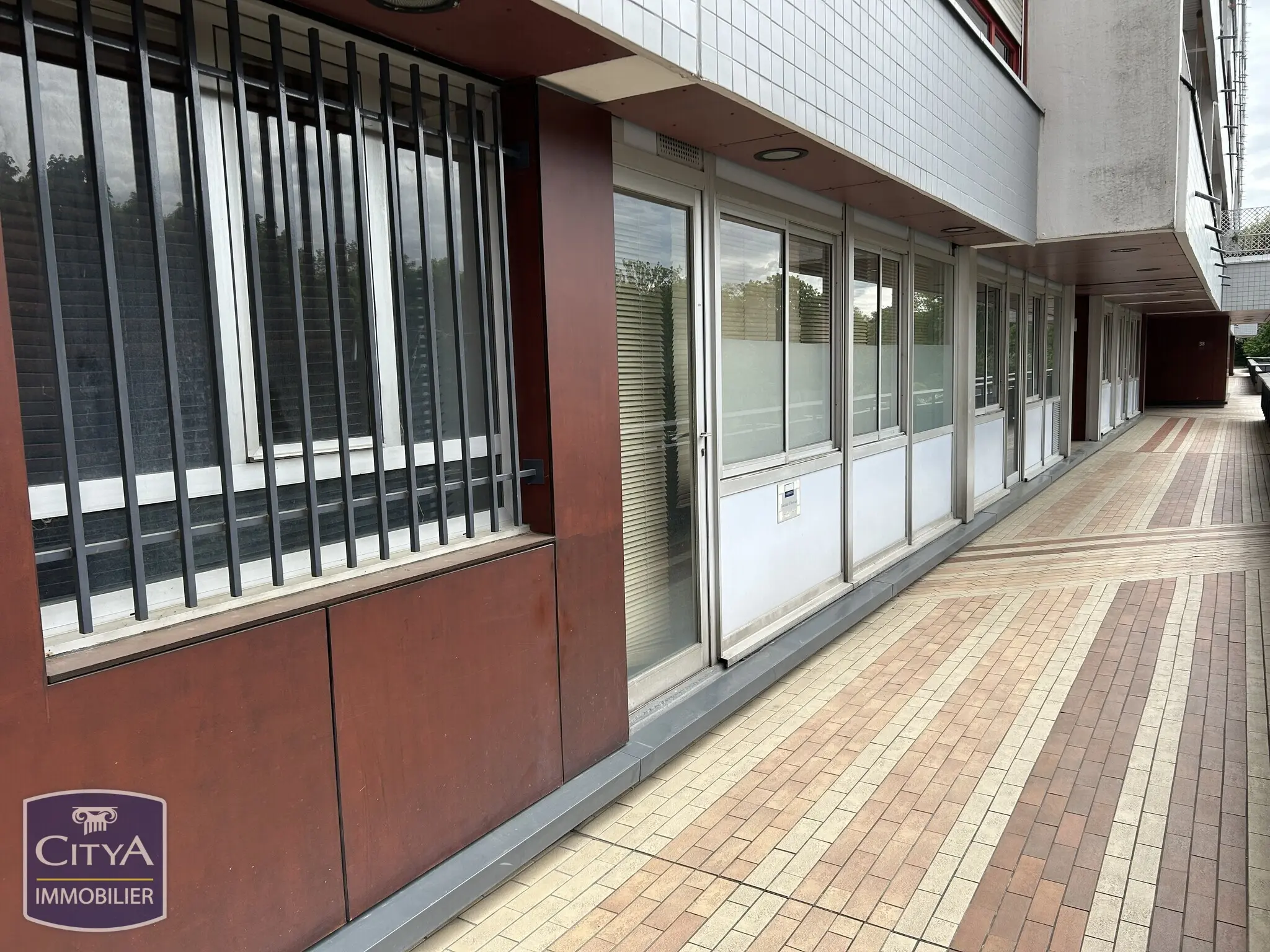 Local commercial à Nanterre — photo 2