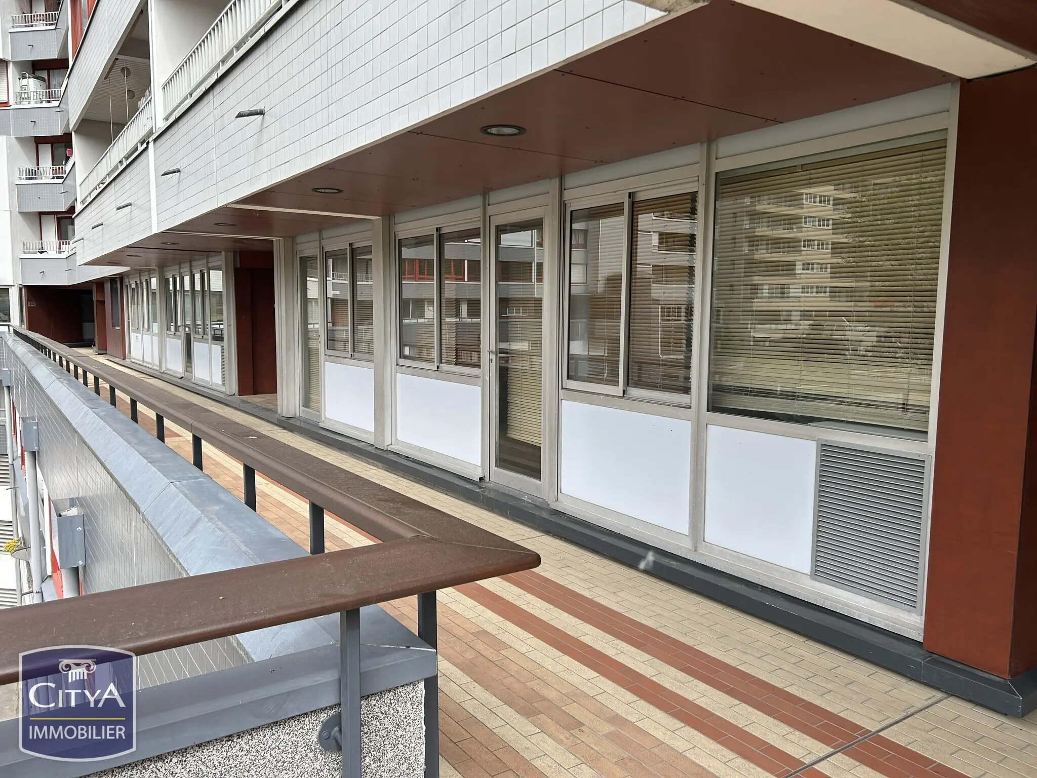 Local commercial undefined pièces 335.21m²